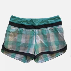 Lululemon Groovy Run Shorts Size 6 Aqua Blue Grey Plaid Lined